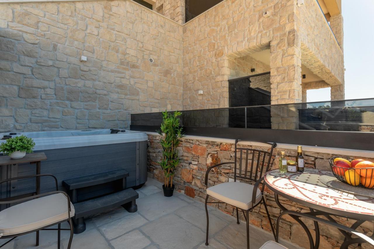 Teona Luxury Studio Apartment With Jacuzzi And Terrace Sea View Sali Exterior photo